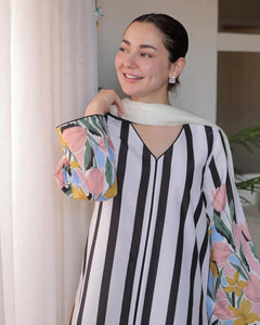 Hania Amir - Digital Printed 3 Piece Swiss Lawn With Voil Lawn Dupatta MK 01
